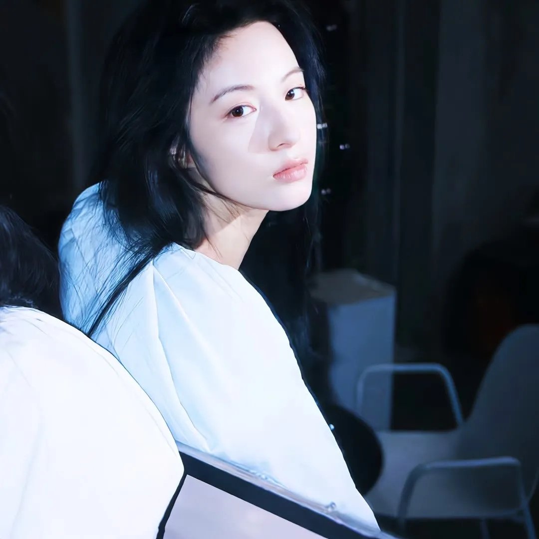 福尔摩斯与中国女侠